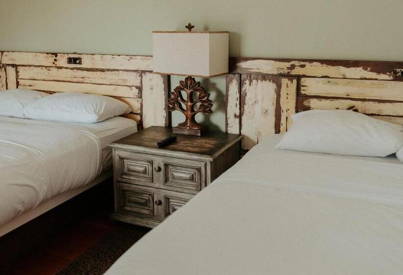 Номер Стандарт, Pitchwood Inn