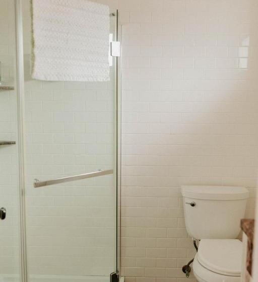 غرفة قياسية, Pitchwood Inn