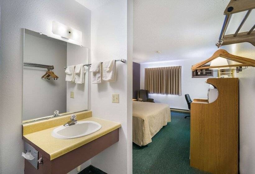 غرفه قياسيه سريرين مزدوجين, Rodeway Inn Gateway To Medora Troosevelt & Makoshika State Park