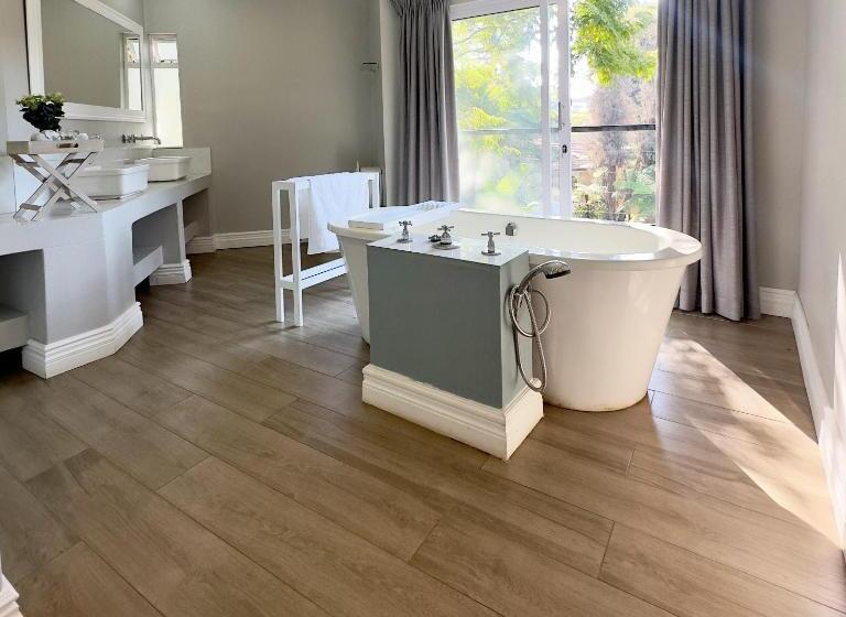 발코니 디럭스 룸, Serene Place Guest House & Conference Venue Affordable Luxury With Backup Power