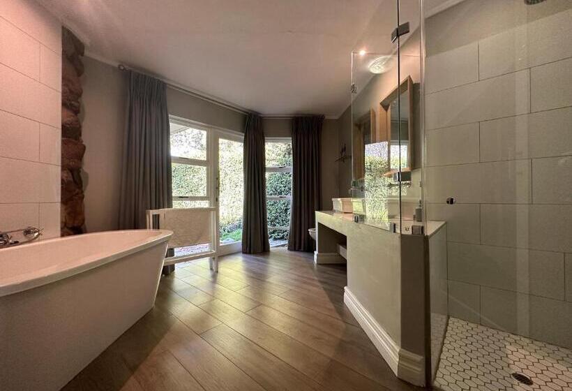 Номер Deluxe Вид на Сад, Serene Place Guest House & Conference Venue Affordable Luxury With Backup Power