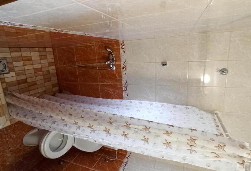 اتاق استاندارد چهارنفره با چشمانداز باغ, Village House Novak Rijecani