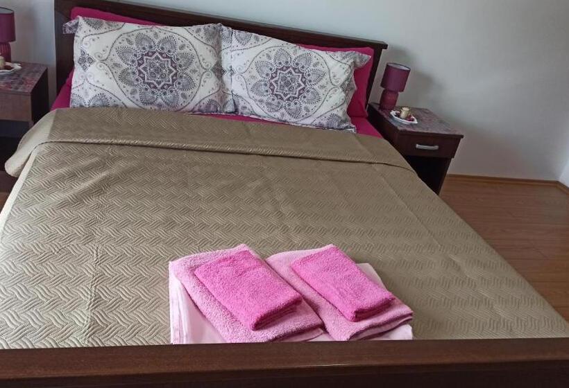 اتاق استاندارد چهارنفره با چشمانداز باغ, Village House Novak Rijecani