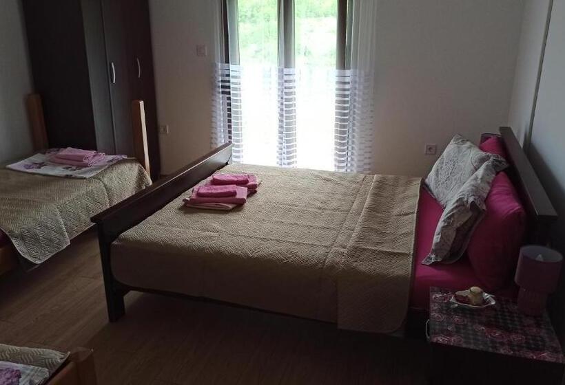 اتاق استاندارد چهارنفره با چشمانداز باغ, Village House Novak Rijecani