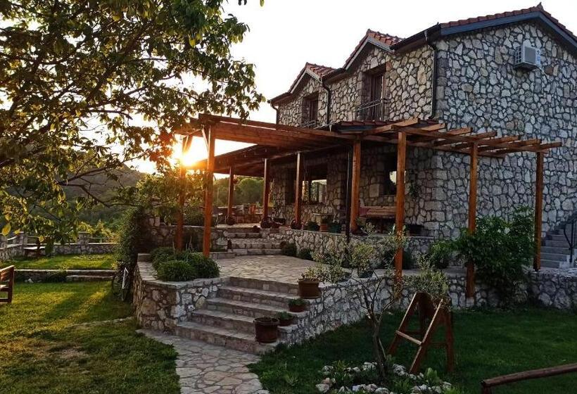 اتاق استاندارد با چشم‌انداز دریاچه, Village House   Novak Rijecani