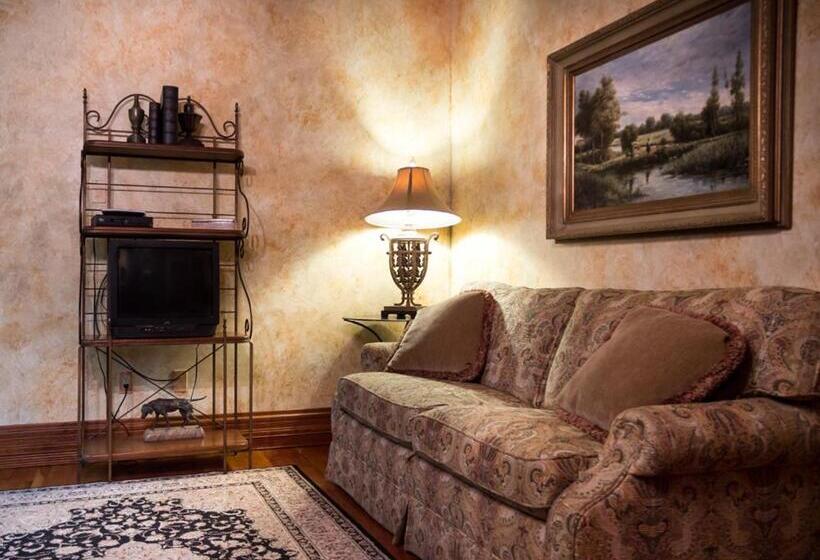 إستوديو قياسى سرير كينج, Landoll's Mohican Castle