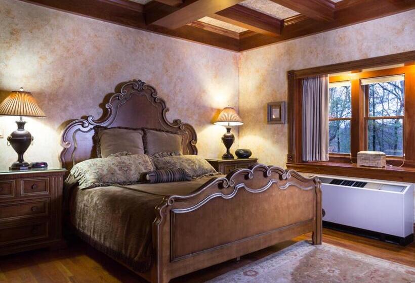 إستوديو قياسى سرير كينج, Landoll's Mohican Castle