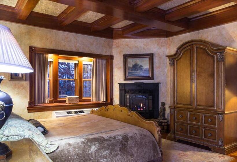 إستوديو قياسى سرير كينج, Landoll's Mohican Castle