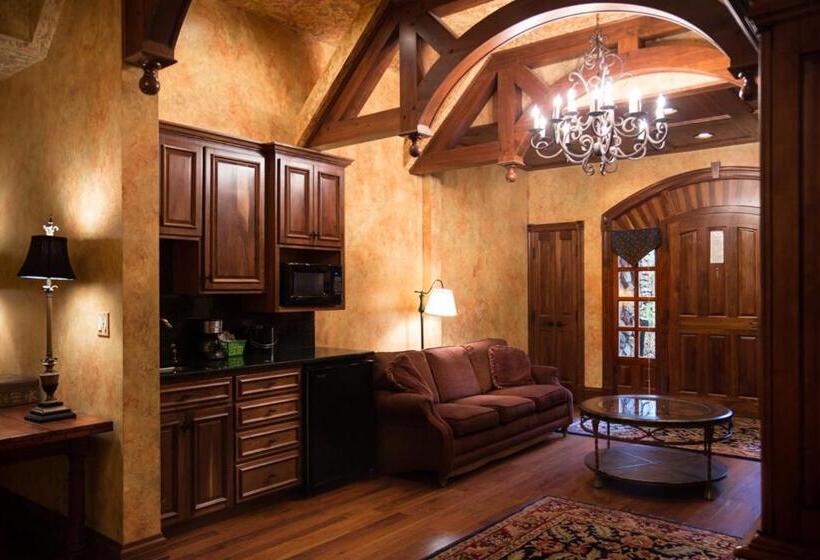 إستوديو قياسى سرير كينج, Landoll's Mohican Castle