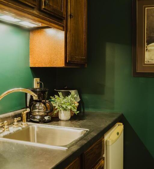 إستوديو قياسى, Landoll's Mohican Castle