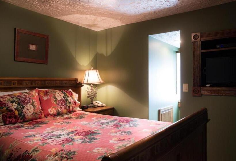 جناح, Landoll's Mohican Castle