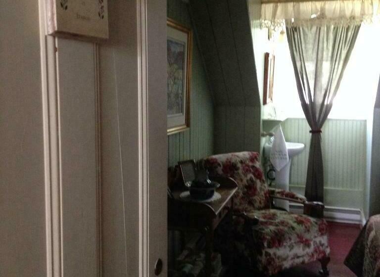 标准间, Auberge Les Blancs Moutons