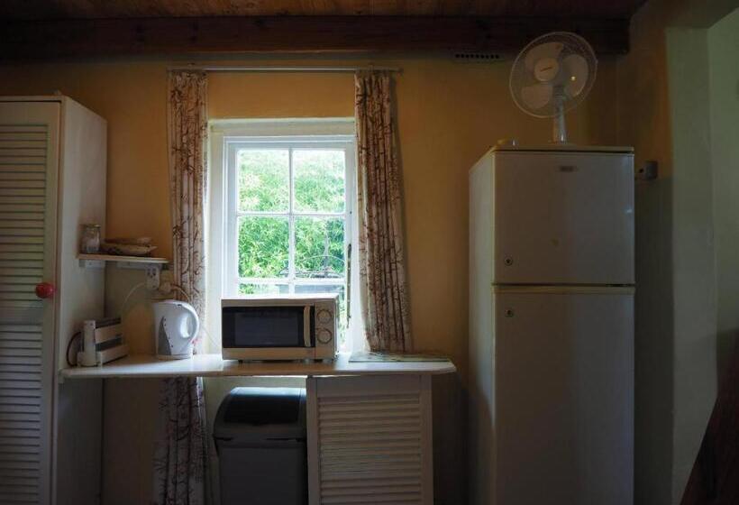 منزل غرفة نوم واحدة, Riverview Country Inn