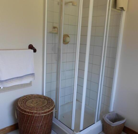 バスルーム共有のトリプルスタンダード, Birchdale House B&b