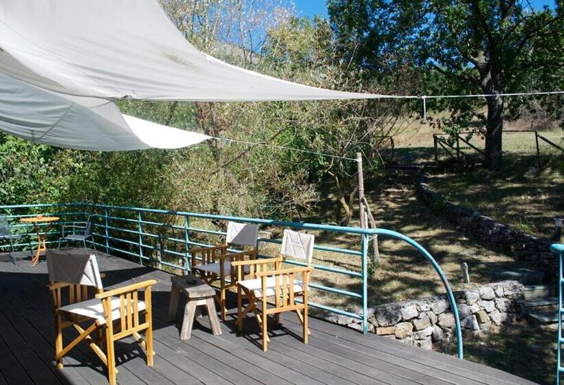 غرفة قياسية ثلاثية, Azienda Agricola Il Querceto