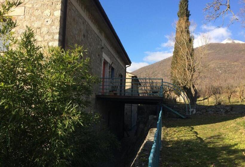 غرفة قياسية ثلاثية, Azienda Agricola Il Querceto