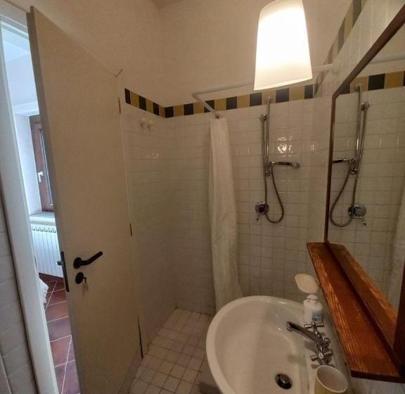 غرفة قياسية ثلاثية, Azienda Agricola Il Querceto