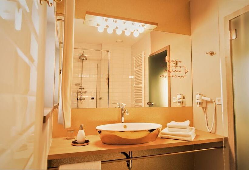 اتاق سوپریور, Kunst