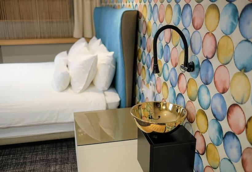 اتاق سوپریور, Kunst