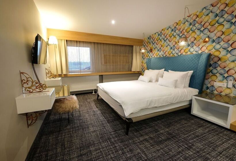 اتاق سوپریور, Kunst