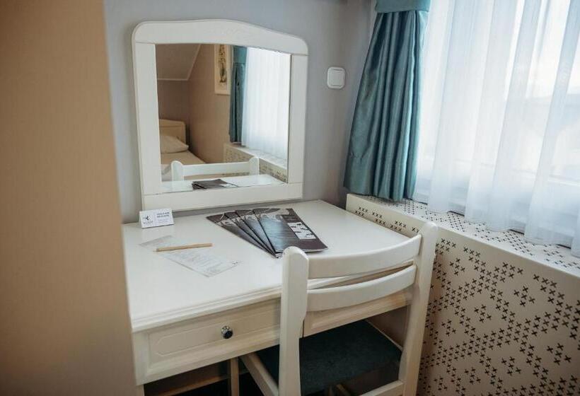 اتاق کلاسیک چهارنفره, Kunst