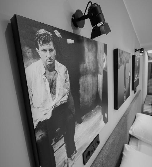 Superior Room with Terrace, Kunst