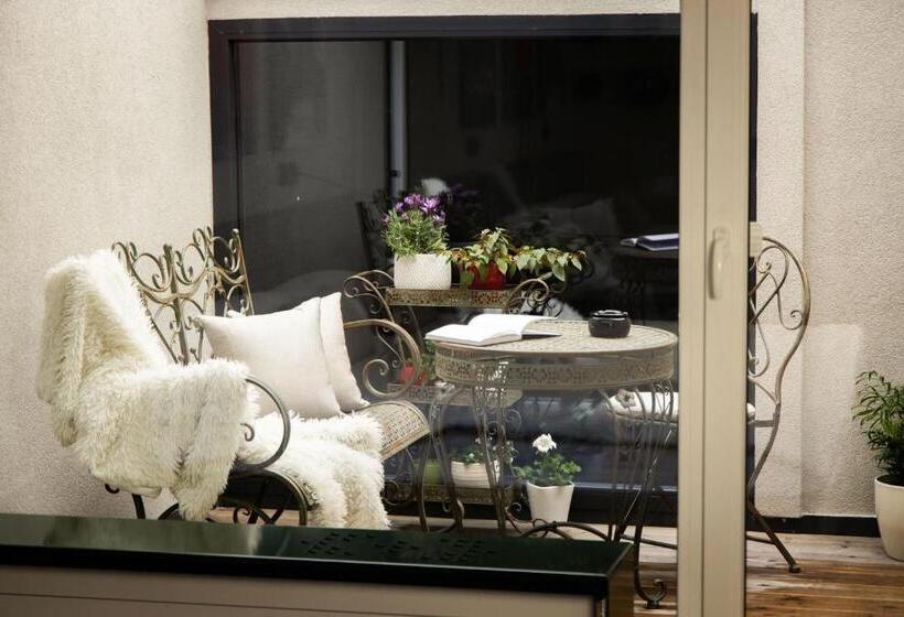 Superior Room with Terrace, Kunst