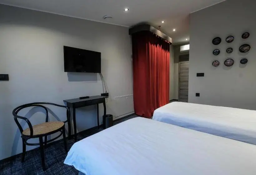 Superior Room with Terrace, Kunst