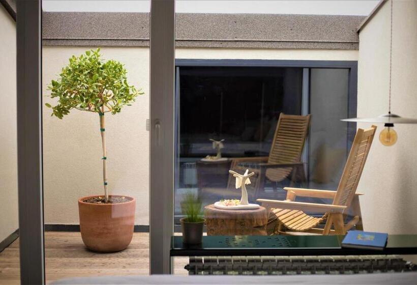 Superior Room with Terrace, Kunst