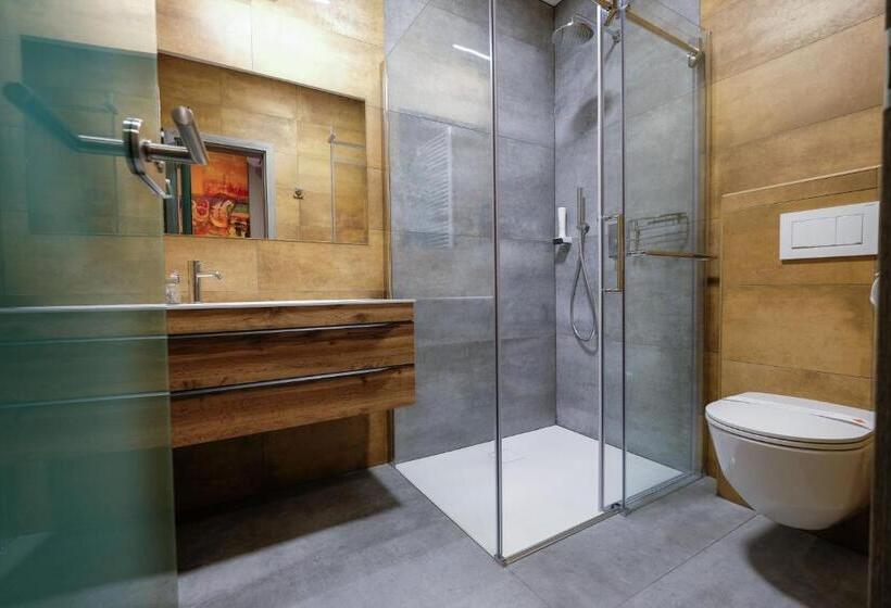 Superior Room with Terrace, Kunst