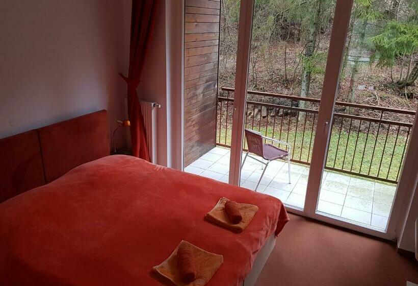 آپارتمان 1 خوابه با بالکن, Rakitna