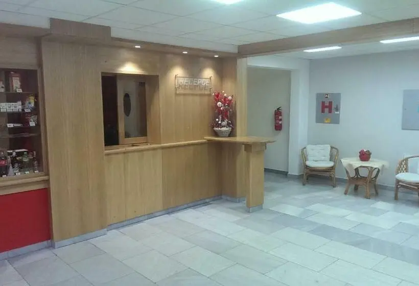Standard Yhden Hengen Huone, Terek