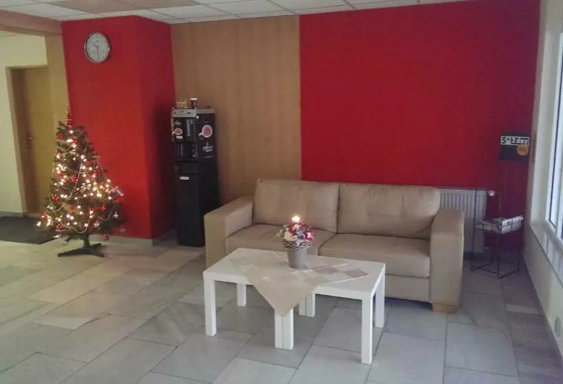 Standard Yhden Hengen Huone, Terek