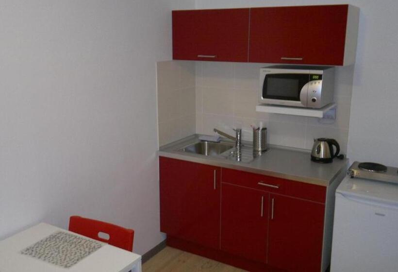 דירת חדר, Terek