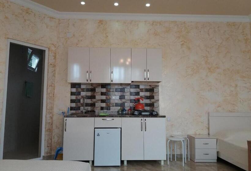 اتاق سوپریور خانوادگی, Apartment Maxinjauri