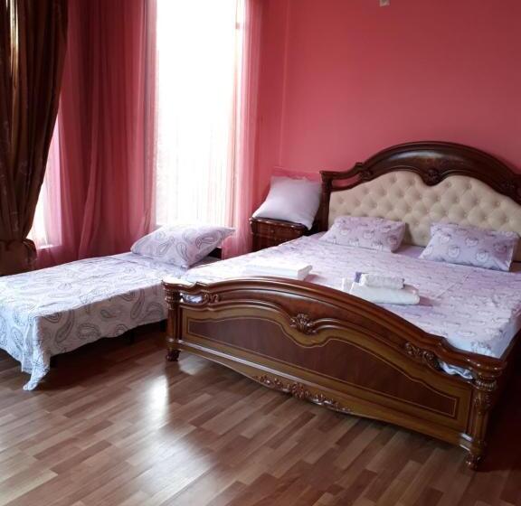 سوئیت 2 خوابه, Apartment Maxinjauri