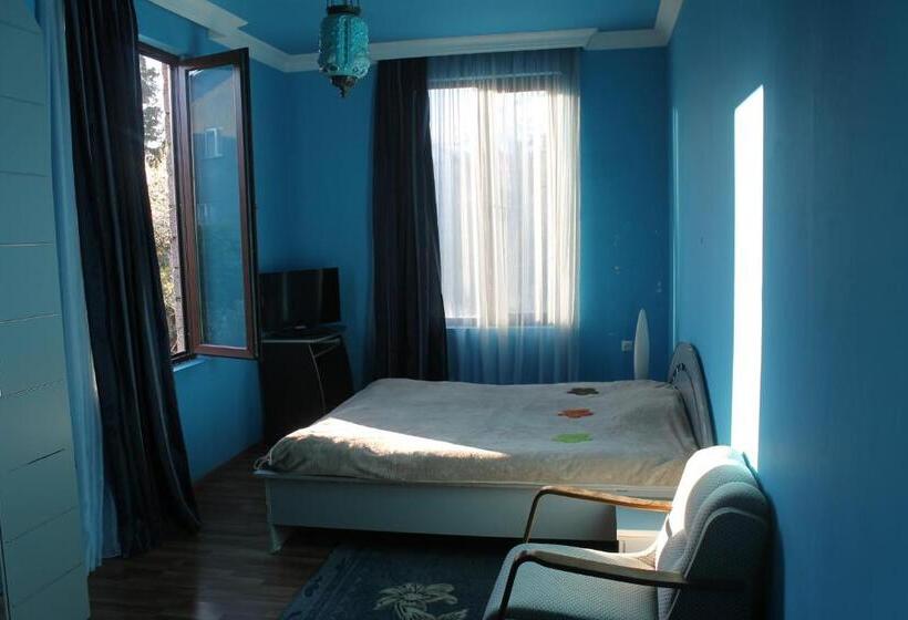 سوئیت 2 خوابه, Apartment Maxinjauri