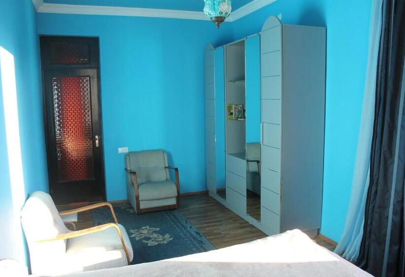 سوئیت 2 خوابه, Apartment Maxinjauri