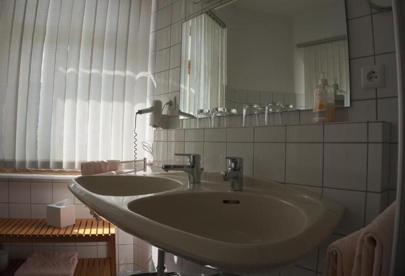 חדר סטנדרט לארבעה, Garni Altes Winzerhaus Moselschänke