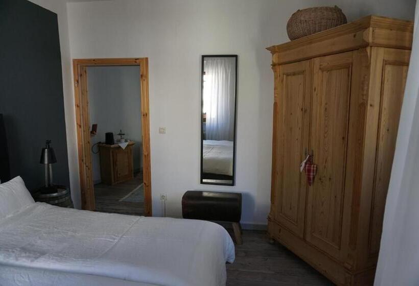 סוויטה, Garni Altes Winzerhaus Moselschänke