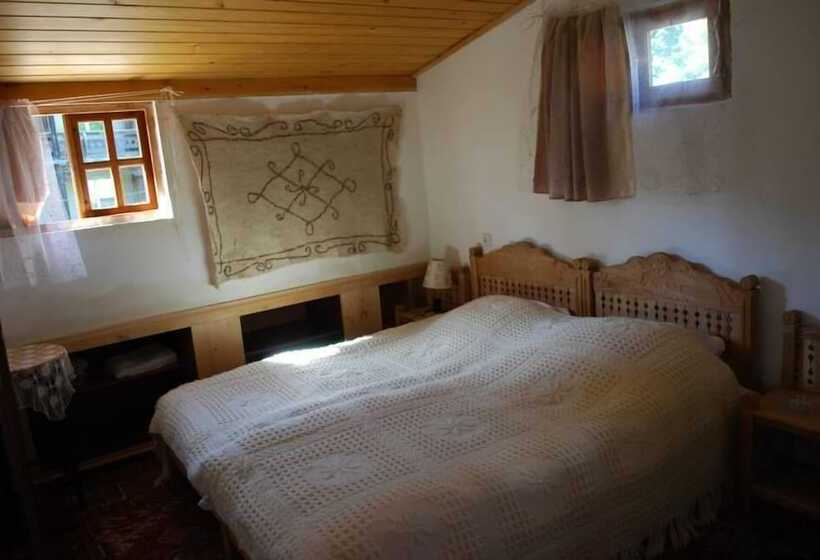 اتاق استاندارد با سرویس بهداشتی مشترک, Guest House Gallery