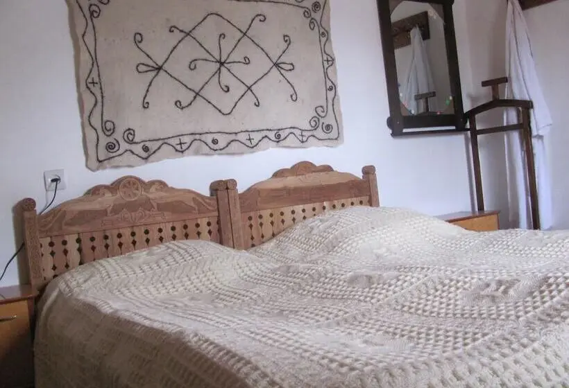 اتاق استاندارد با سرویس بهداشتی مشترک, Guest House Gallery