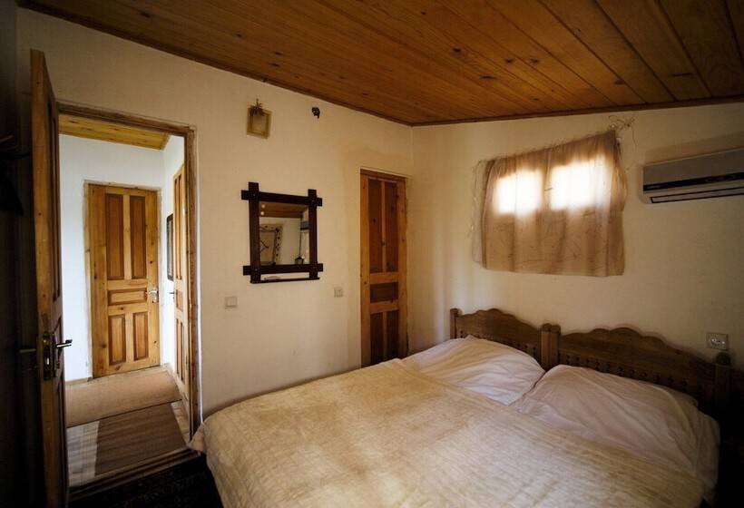 اتاق استاندارد با سرویس بهداشتی مشترک, Guest House Gallery