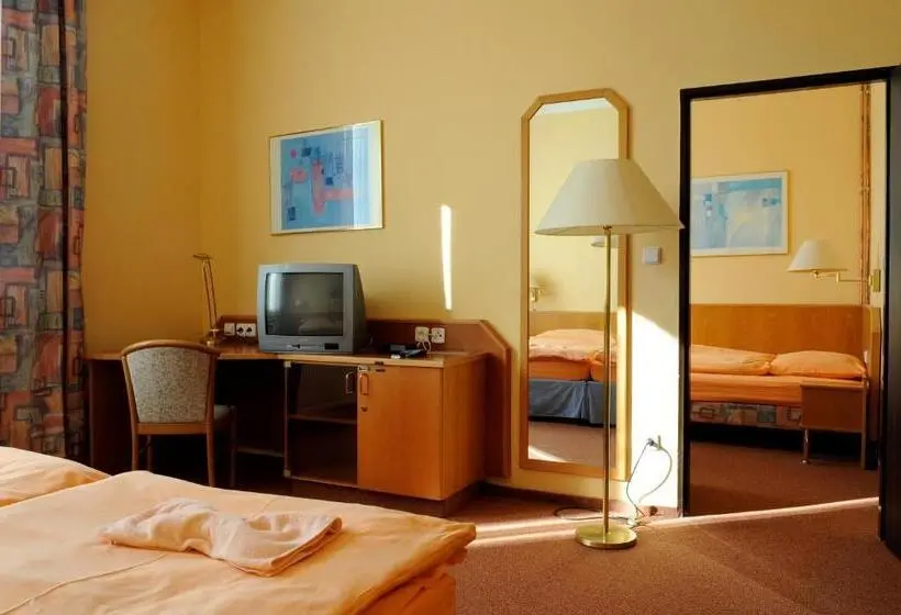 Standard Kolmen Hengen Huone, Wellness Penzion Kroměříž   Zlobice