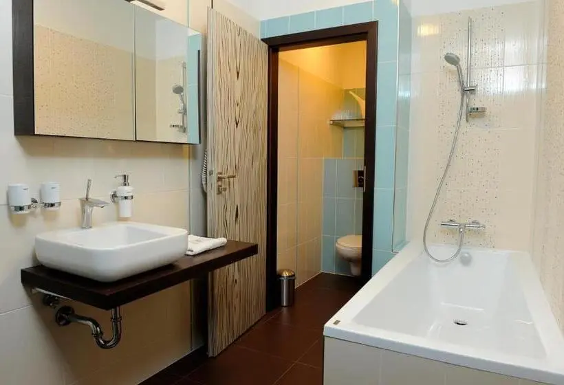 Deluxe-sviitti, Wellness Penzion Kroměříž   Zlobice