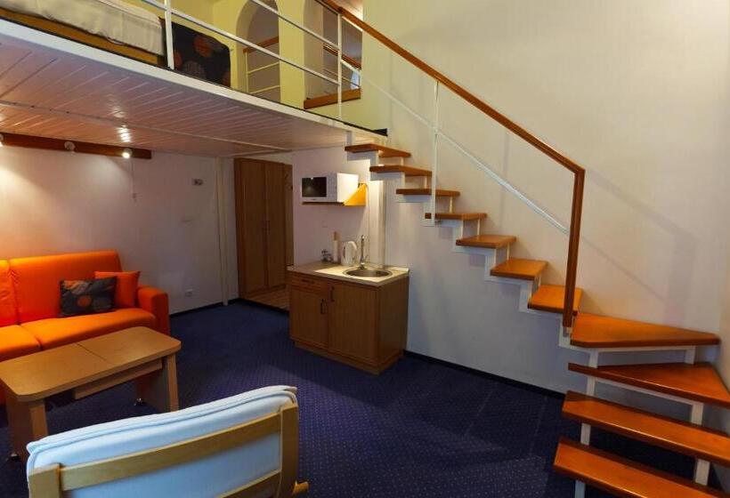 标准工作室, Pension Ferdinand Panzio