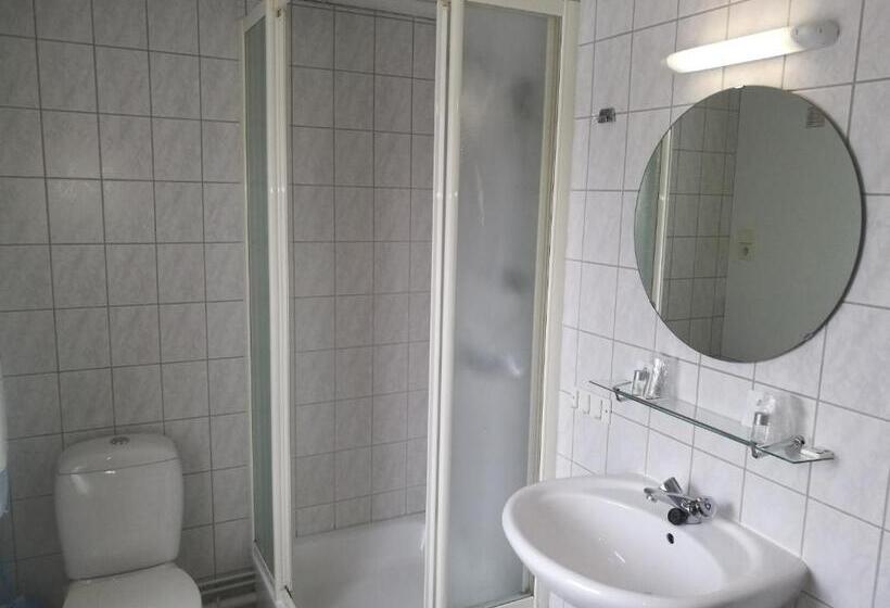 デラックスルーム, Chez Phil