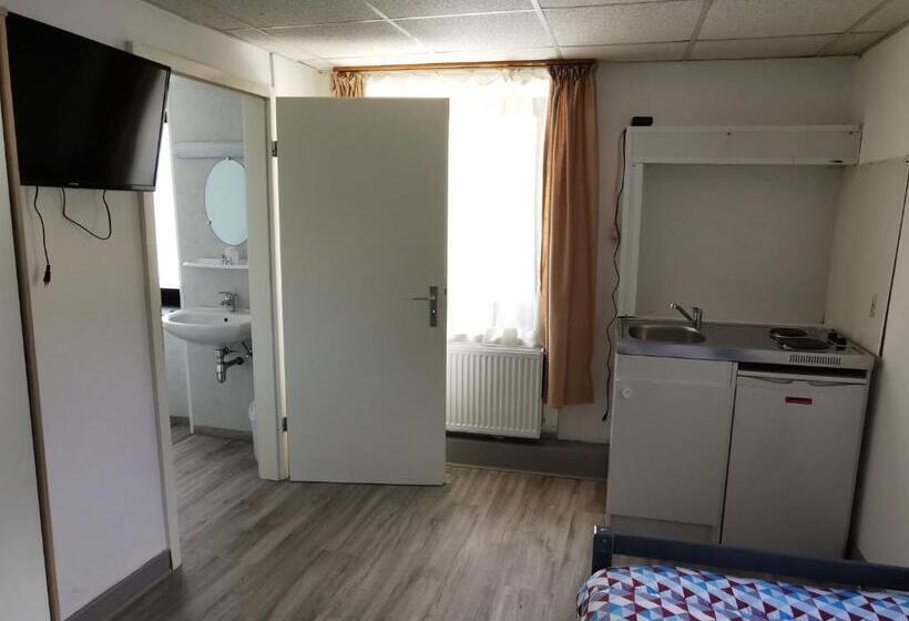 スタンダードシングルルーム, Chez Phil