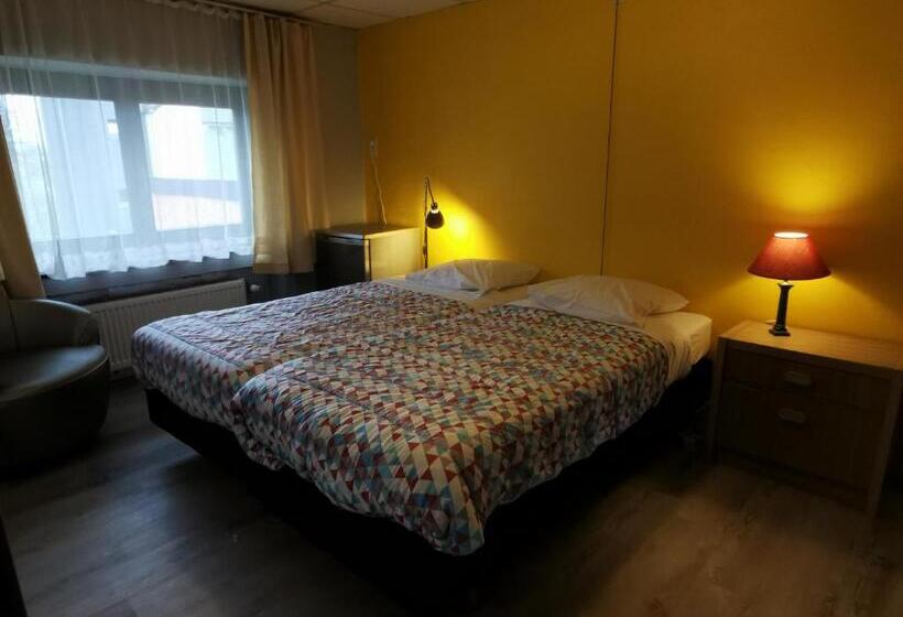 ガーデンビュースタンダードルーム, Chez Phil