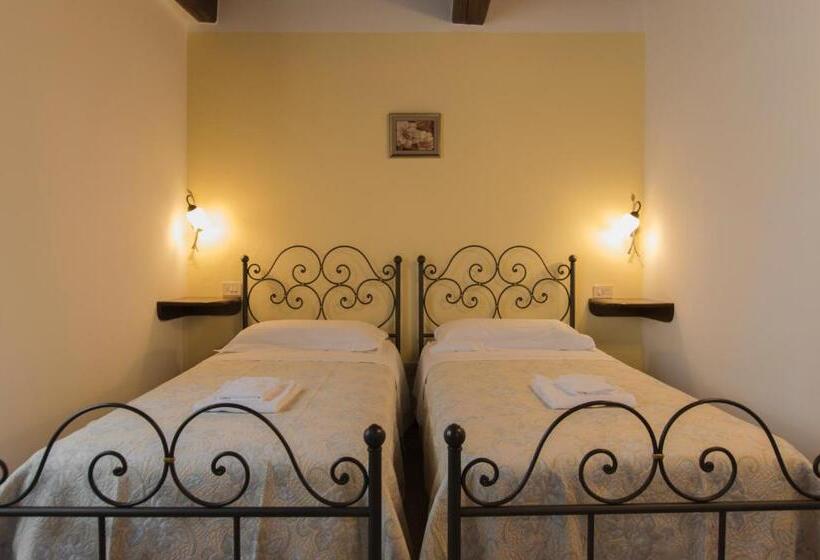 带1个卧室的带阳台的公寓, Agriturismo Podere La Casaccia